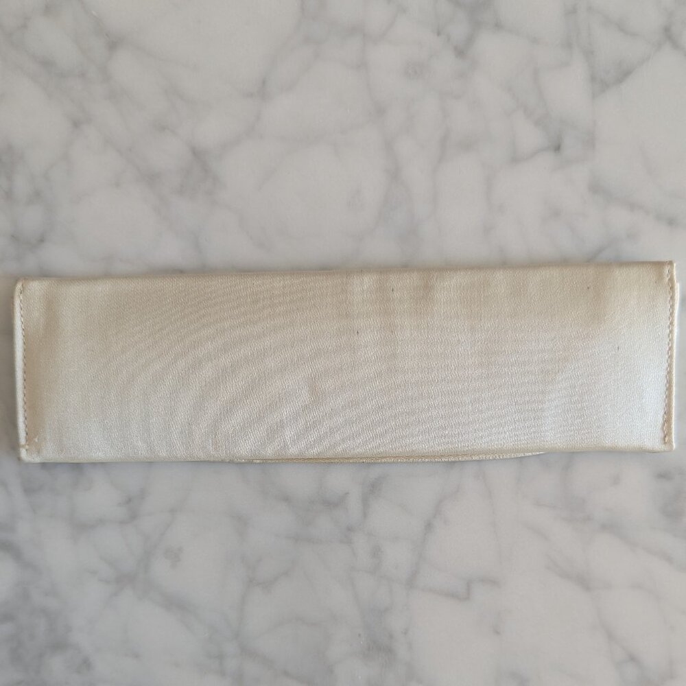 Dainty Vintage Embroidered Satin Clutch with accessories - Picture 10 of 16